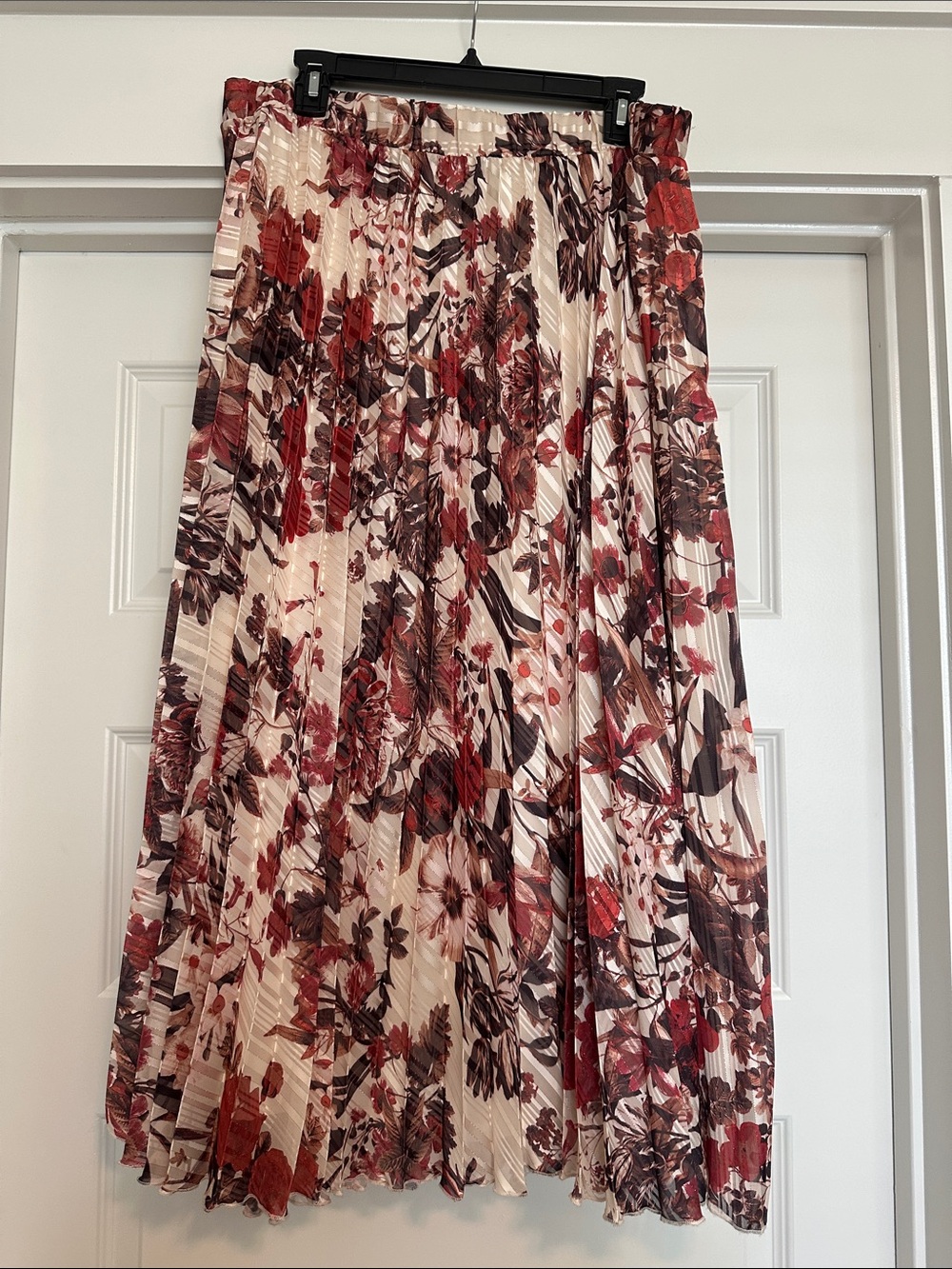 H&M Floral Pleated Midi Skirt in Red and Cream